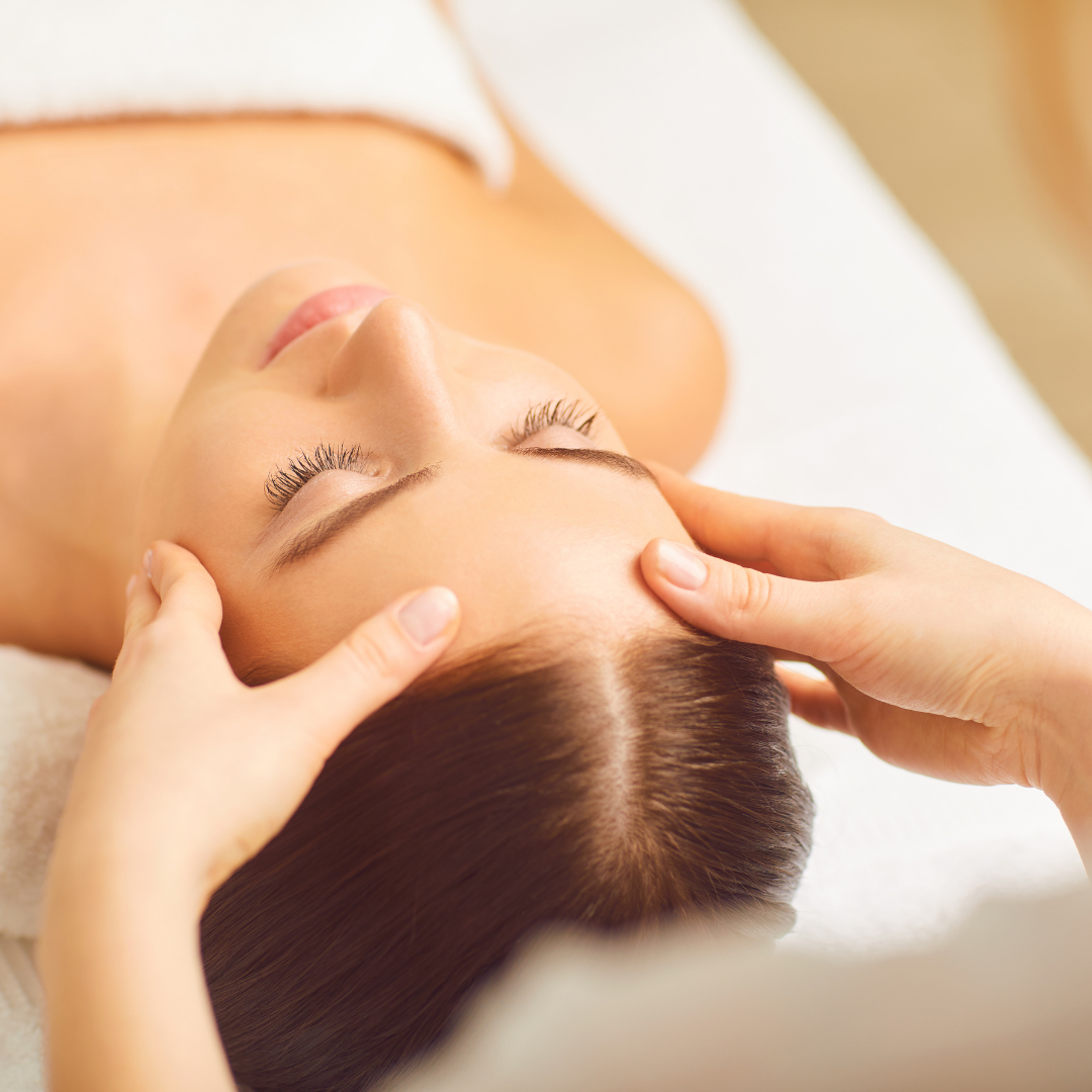 Massage visage liftant